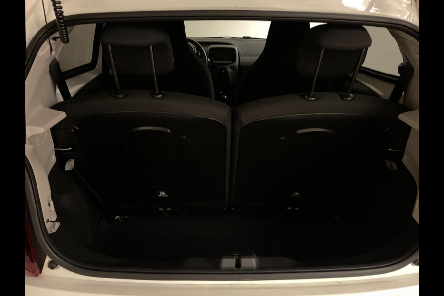 Peugeot 108 1.0 e-VTi Lion Edition AIRCO NAVI VIA APP BLUETOOTH APPLE CARPLAY SPARCO CAMERA PRIVACYGLAS ZEER NETTE AUTO