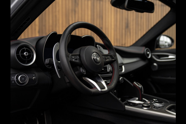 Alfa Romeo Giulia 2.0T 280pk Q4 Competizione | MY24 | Pano-dak | Harman/Kardon | Orig. NL