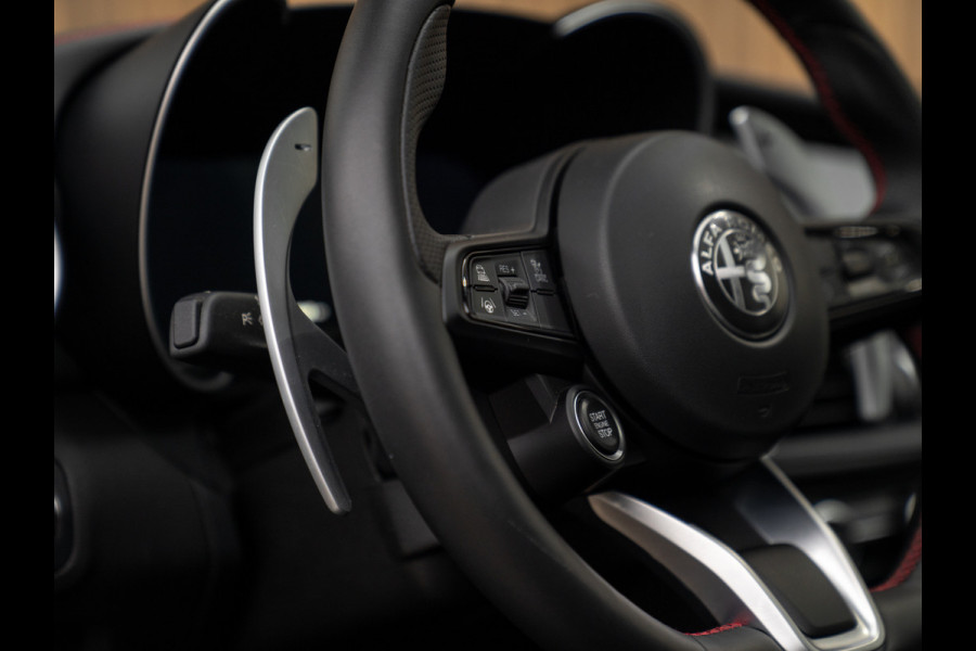Alfa Romeo Giulia 2.0T 280pk Q4 Competizione | MY24 | Pano-dak | Harman/Kardon | Orig. NL
