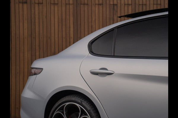 Alfa Romeo Giulia 2.0T 280pk Q4 Competizione | MY24 | Pano-dak | Harman/Kardon | Orig. NL