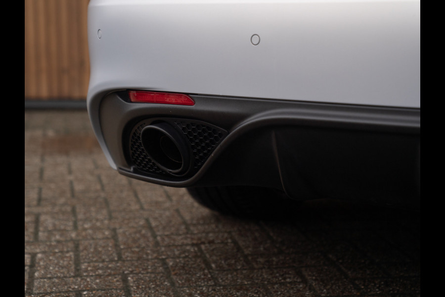 Alfa Romeo Giulia 2.0T 280pk Q4 Competizione | MY24 | Pano-dak | Harman/Kardon | Orig. NL