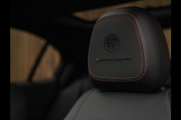 Alfa Romeo Giulia 2.0T 280pk Q4 Competizione | MY24 | Pano-dak | Harman/Kardon | Orig. NL