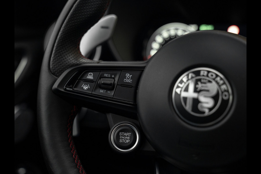Alfa Romeo Giulia 2.0T 280pk Q4 Competizione | MY24 | Pano-dak | Harman/Kardon | Orig. NL