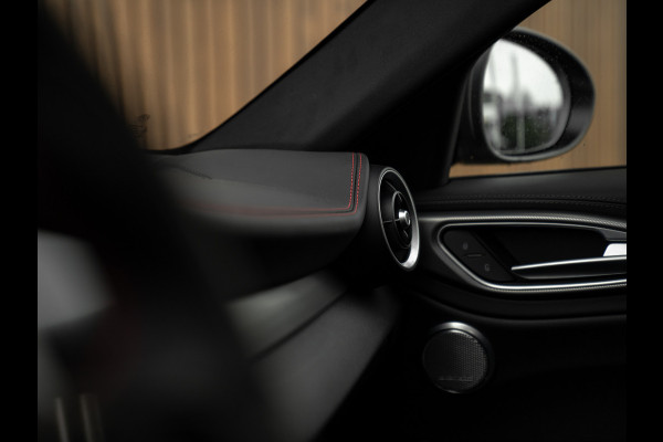 Alfa Romeo Giulia 2.0T 280pk Q4 Competizione | MY24 | Pano-dak | Harman/Kardon | Orig. NL