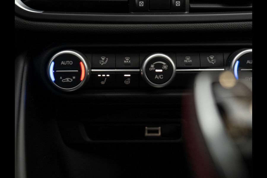 Alfa Romeo Giulia 2.0T 280pk Q4 Competizione | MY24 | Pano-dak | Harman/Kardon | Orig. NL