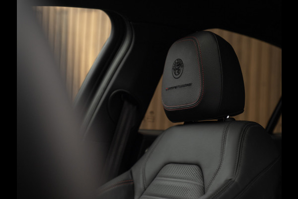 Alfa Romeo Giulia 2.0T 280pk Q4 Competizione | MY24 | Pano-dak | Harman/Kardon | Orig. NL