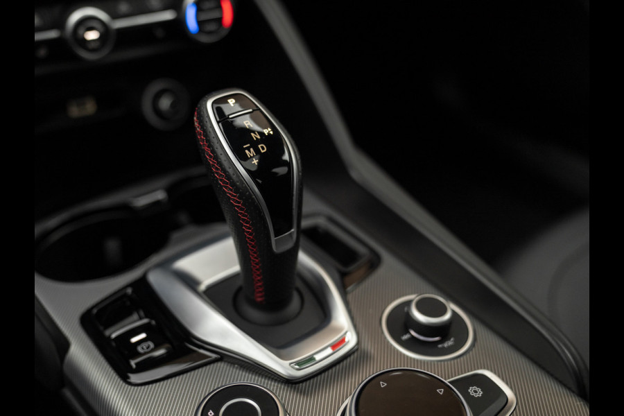 Alfa Romeo Giulia 2.0T 280pk Q4 Competizione | MY24 | Pano-dak | Harman/Kardon | Orig. NL