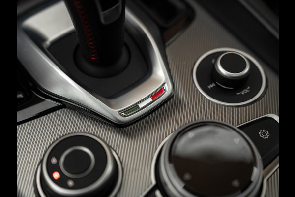 Alfa Romeo Giulia 2.0T 280pk Q4 Competizione | MY24 | Pano-dak | Harman/Kardon | Orig. NL
