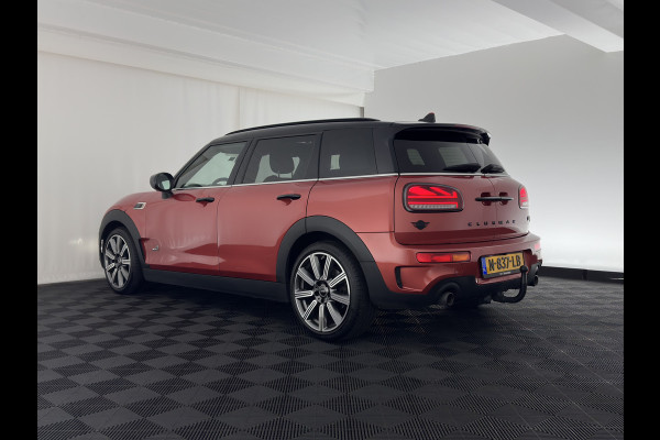 MINI Clubman 2.0 Cooper S ALL4 Premier Plus JCW (INCL-BTW) Aut * PANO | LUXURY-LEATHER | FULL-LED | HEATED-SPORTSEATS | DIGI-COCKPIT | AMBIENT-LIGHT | PRIVACY-GLASS | HEAD-UP | PDC | CAMERA | DAB  | KEYLESS | TOWBAR | 18"ALU*