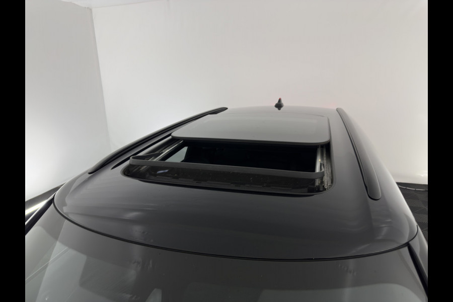 MINI Clubman 2.0 Cooper S ALL4 Premier Plus JCW (INCL-BTW) Aut * PANO | LUXURY-LEATHER | FULL-LED | HEATED-SPORTSEATS | DIGI-COCKPIT | AMBIENT-LIGHT | PRIVACY-GLASS | HEAD-UP | PDC | CAMERA | DAB  | KEYLESS | TOWBAR | 18"ALU*