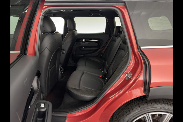 MINI Clubman 2.0 Cooper S ALL4 Premier Plus JCW (INCL-BTW) Aut * PANO | LUXURY-LEATHER | FULL-LED | HEATED-SPORTSEATS | DIGI-COCKPIT | AMBIENT-LIGHT | PRIVACY-GLASS | HEAD-UP | PDC | CAMERA | DAB  | KEYLESS | TOWBAR | 18"ALU*