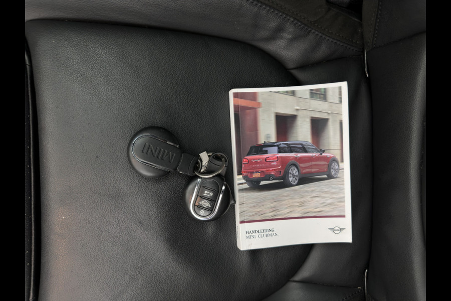 MINI Clubman 2.0 Cooper S ALL4 Premier Plus JCW (INCL-BTW) Aut * PANO | LUXURY-LEATHER | FULL-LED | HEATED-SPORTSEATS | DIGI-COCKPIT | AMBIENT-LIGHT | PRIVACY-GLASS | HEAD-UP | PDC | CAMERA | DAB  | KEYLESS | TOWBAR | 18"ALU*