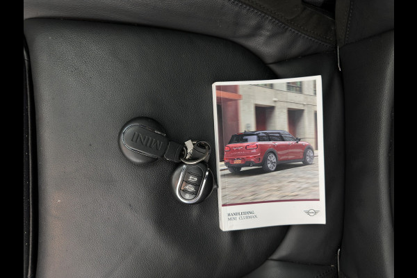 MINI Clubman 2.0 Cooper S ALL4 Premier Plus JCW (INCL-BTW) Aut * PANO | LUXURY-LEATHER | FULL-LED | HEATED-SPORTSEATS | DIGI-COCKPIT | AMBIENT-LIGHT | PRIVACY-GLASS | HEAD-UP | PDC | CAMERA | DAB  | KEYLESS | TOWBAR | 18"ALU*