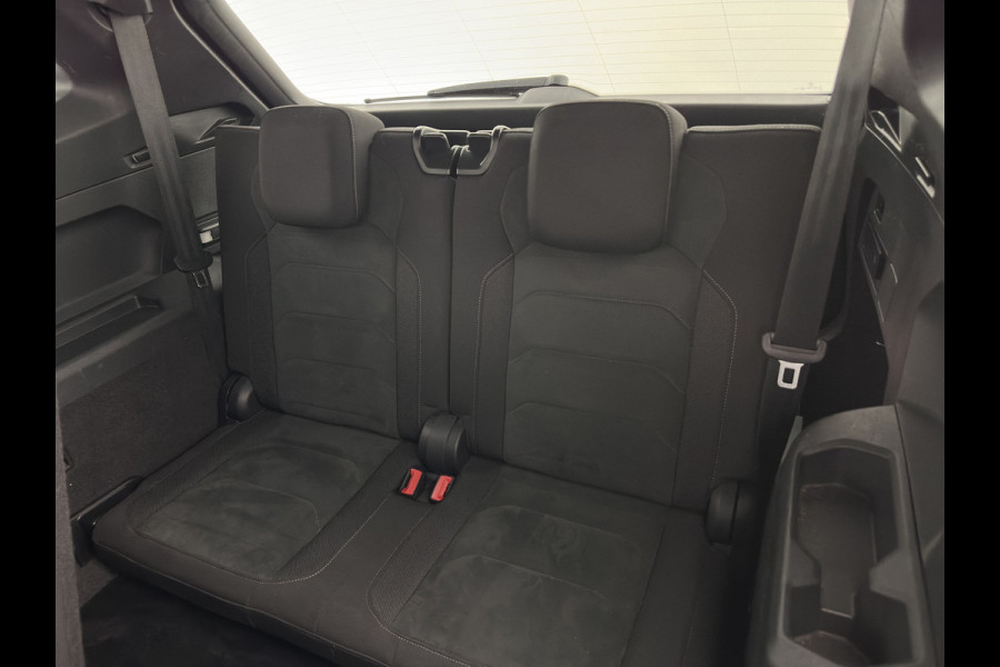 Volkswagen Tiguan Allspace 1.5 TSI R-line Highline Business (7-Pers.) (INCL-BTW) Aut * PANO | NAVI-FULLMAP | XENON | ALCANTARA | HEATED-ERGONOMIC-SPORTSEATS | KEYLESS | PRIVACY-GLASS | CAMERA | DAB | DIGI-COCKPIT | PDC | TOWBAR | ECC | 19"ALU*