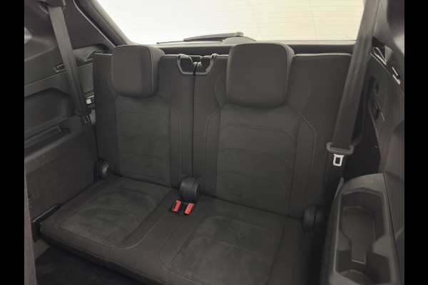 Volkswagen Tiguan Allspace 1.5 TSI R-line Highline Business (7-Pers.) (INCL-BTW) Aut * PANO | NAVI-FULLMAP | XENON | ALCANTARA | HEATED-ERGONOMIC-SPORTSEATS | KEYLESS | PRIVACY-GLASS | CAMERA | DAB | DIGI-COCKPIT | PDC | TOWBAR | ECC | 19"ALU*