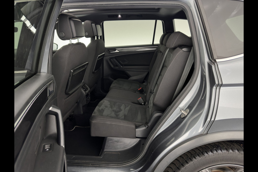 Volkswagen Tiguan Allspace 1.5 TSI R-line Highline Business (7-Pers.) (INCL-BTW) Aut * PANO | NAVI-FULLMAP | XENON | ALCANTARA | HEATED-ERGONOMIC-SPORTSEATS | KEYLESS | PRIVACY-GLASS | CAMERA | DAB | DIGI-COCKPIT | PDC | TOWBAR | ECC | 19"ALU*