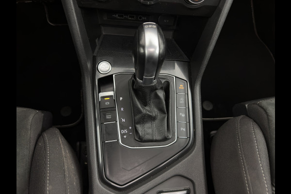 Volkswagen Tiguan Allspace 1.5 TSI R-line Highline Business (7-Pers.) (INCL-BTW) Aut * PANO | NAVI-FULLMAP | XENON | ALCANTARA | HEATED-ERGONOMIC-SPORTSEATS | KEYLESS | PRIVACY-GLASS | CAMERA | DAB | DIGI-COCKPIT | PDC | TOWBAR | ECC | 19"ALU*