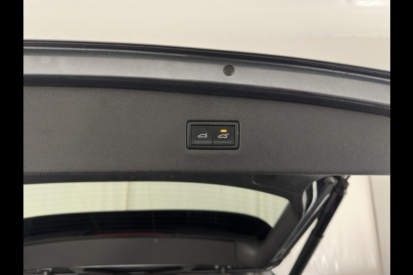 Volkswagen Tiguan Allspace 1.5 TSI R-line Highline Business (7-Pers.) (INCL-BTW) Aut * PANO | NAVI-FULLMAP | XENON | ALCANTARA | HEATED-ERGONOMIC-SPORTSEATS | KEYLESS | PRIVACY-GLASS | CAMERA | DAB | DIGI-COCKPIT | PDC | TOWBAR | ECC | 19"ALU*