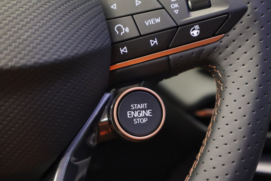 CUPRA Terramar 1.5 TSI e-Hybrid VZ Performance Pano Sennheiser HUD Schakelpaddles ACC Stoelverw. Carplay