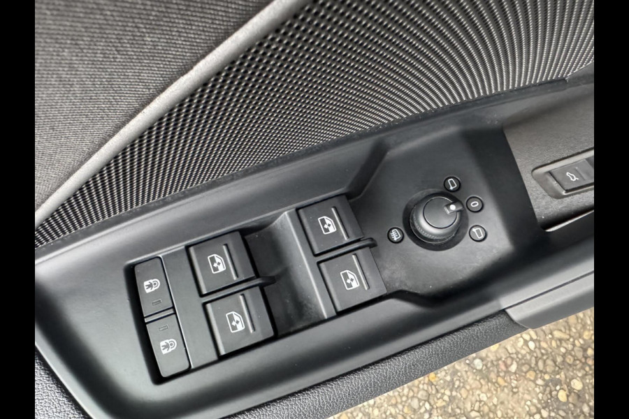 Audi A3 Sportback 150pk 35 TFSI Business edition S-Tronic Keyless LaneAssist CarPlay Navi Garantie