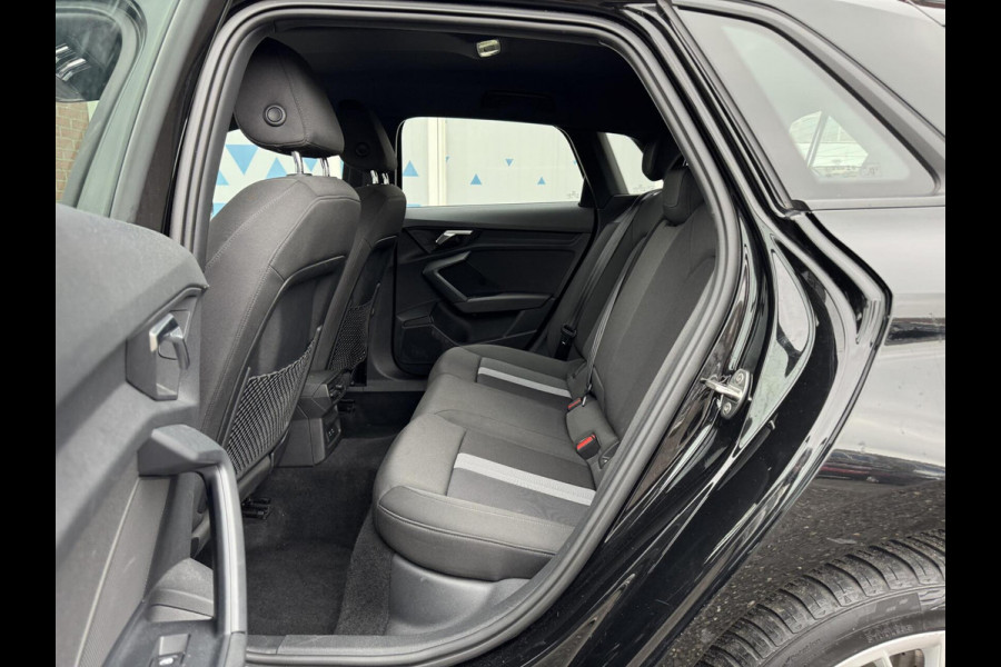 Audi A3 Sportback 150pk 35 TFSI Business edition S-Tronic Keyless LaneAssist CarPlay Navi Garantie