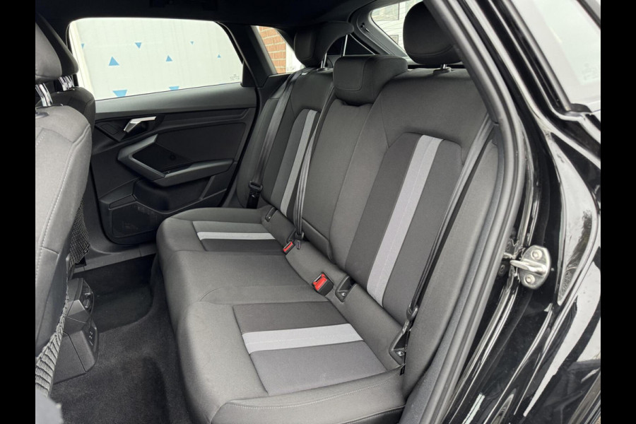 Audi A3 Sportback 150pk 35 TFSI Business edition S-Tronic Keyless LaneAssist CarPlay Navi Garantie