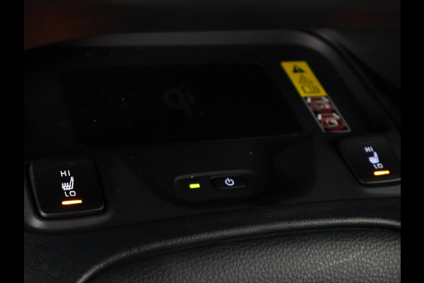 Toyota Corolla Touring Sports Hybrid 140 Business Luxury | Stuur- & Stoelverwarming | Parkeersensoren | Navigatie | Apple Carplay & AndroidAUTO |