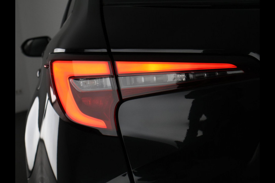Toyota Corolla Touring Sports Hybrid 140 Business Luxury | Stuur- & Stoelverwarming | Parkeersensoren | Navigatie | Apple Carplay & AndroidAUTO |