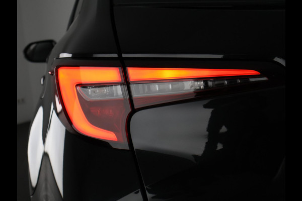 Toyota Corolla Touring Sports Hybrid 140 Business Luxury | Stuur- & Stoelverwarming | Parkeersensoren | Navigatie | Apple Carplay & AndroidAUTO |