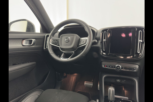 Volvo XC40 Recharge Twin Plus *LEATHER-ALCANTARA | DIGI-COCKPIT | FULL-LED | PREMIUM-AUDIO | TOP-VIEW | CARPLAY | NAVI-FULLMAP | ECC | PDC | KEYLESS | HEATED-SPORTSEATS | BLIS | PRIVACY-GLASS | TOWBAR | 19 "ALU