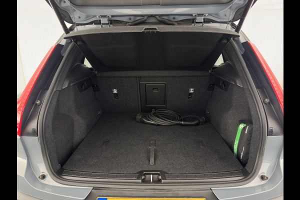 Volvo XC40 Recharge Twin Plus *LEATHER-ALCANTARA | DIGI-COCKPIT | FULL-LED | PREMIUM-AUDIO | TOP-VIEW | CARPLAY | NAVI-FULLMAP | ECC | PDC | KEYLESS | HEATED-SPORTSEATS | BLIS | PRIVACY-GLASS | TOWBAR | 19 "ALU