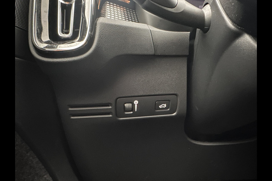 Volvo XC40 Recharge Twin Plus *LEATHER-ALCANTARA | DIGI-COCKPIT | FULL-LED | PREMIUM-AUDIO | TOP-VIEW | CARPLAY | NAVI-FULLMAP | ECC | PDC | KEYLESS | HEATED-SPORTSEATS | BLIS | PRIVACY-GLASS | TOWBAR | 19 "ALU