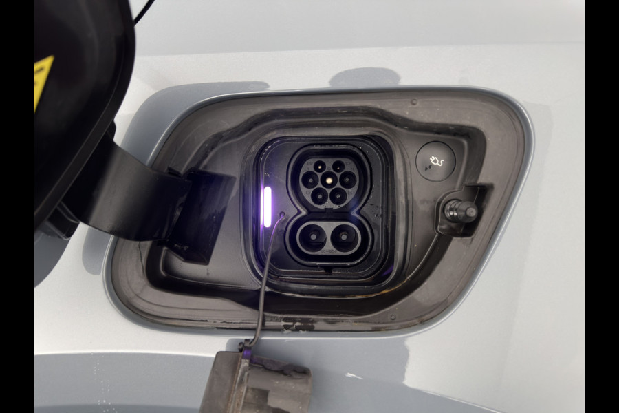 Volvo XC40 Recharge Twin Plus *LEATHER-ALCANTARA | DIGI-COCKPIT | FULL-LED | PREMIUM-AUDIO | TOP-VIEW | CARPLAY | NAVI-FULLMAP | ECC | PDC | KEYLESS | HEATED-SPORTSEATS | BLIS | PRIVACY-GLASS | TOWBAR | 19 "ALU