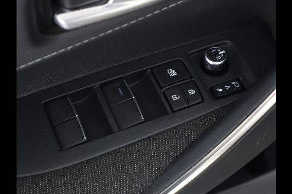 Toyota Corolla Hybrid 140 Business | Stuur-/& Stoelverwarming | Apple Carplay & AndroidAUTO | Navigatie