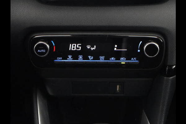 Toyota Yaris 1.5 Hybrid Business Black Edition | Apple Carplay & AndroidAUTO | Privacy Glass |