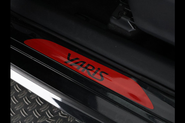 Toyota Yaris 1.5 Hybrid Business Black Edition | Apple Carplay & AndroidAUTO | Privacy Glass |