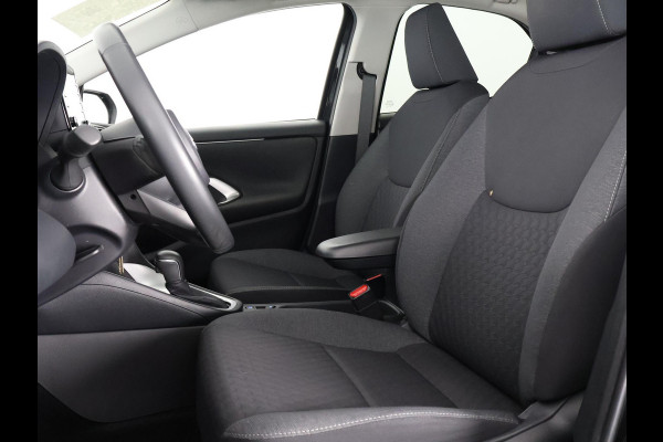 Toyota Yaris 1.5 Hybrid Business Black Edition | Apple Carplay & AndroidAUTO | Privacy Glass |