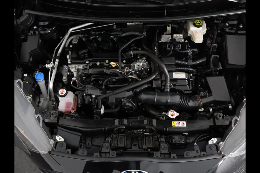 Toyota Yaris 1.5 Hybrid Business Black Edition | Apple Carplay & AndroidAUTO | Privacy Glass |