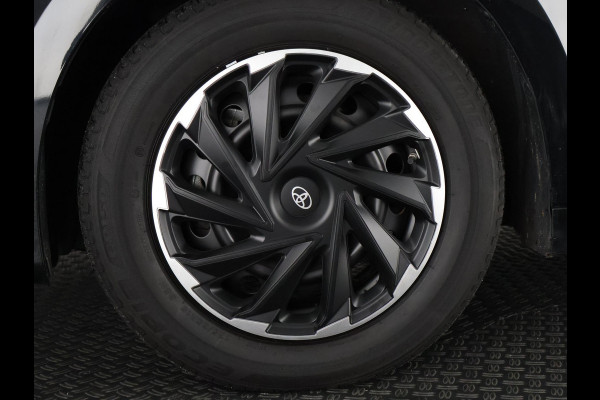 Toyota Yaris 1.5 Hybrid Business Black Edition | Apple Carplay & AndroidAUTO | Privacy Glass |