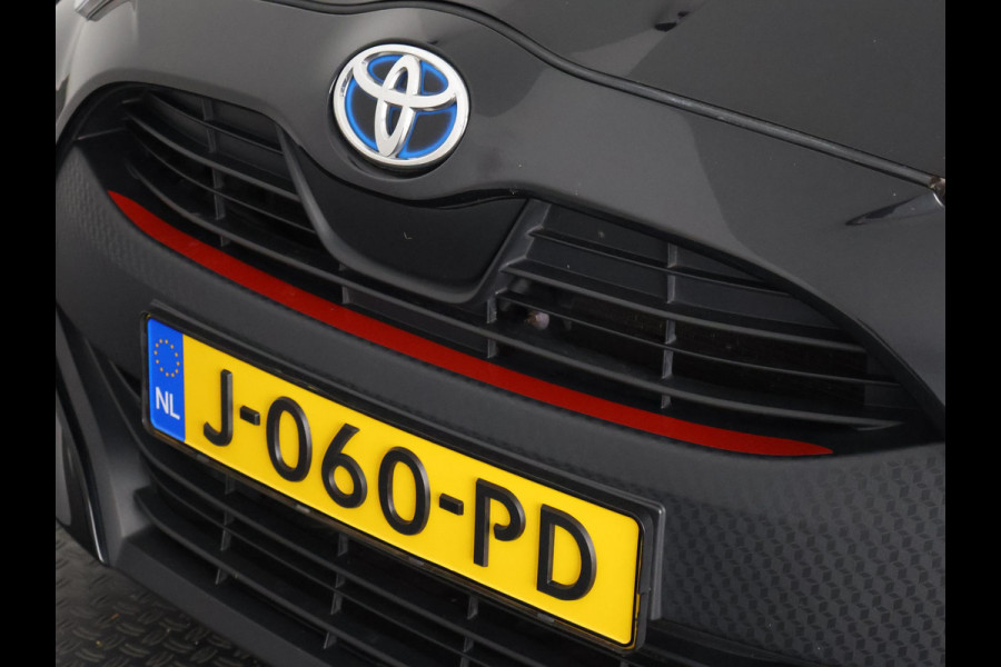 Toyota Yaris 1.5 Hybrid Business Black Edition | Apple Carplay & AndroidAUTO | Privacy Glass |