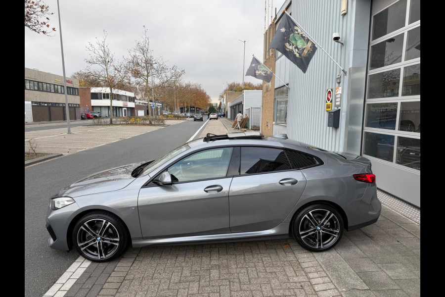 BMW 2 Serie Gran Coupé 218i High Executive M Sport LEER/PANO