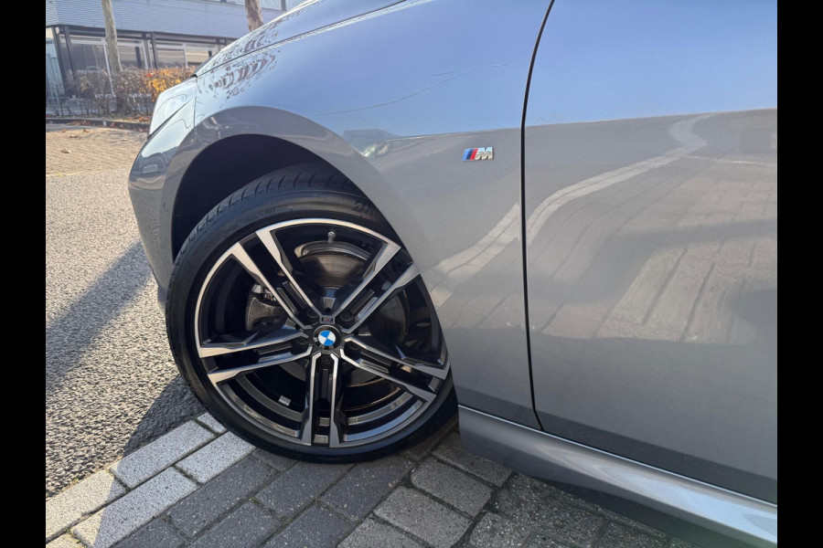 BMW 2 Serie Gran Coupé 218i High Executive M Sport LEER/PANO