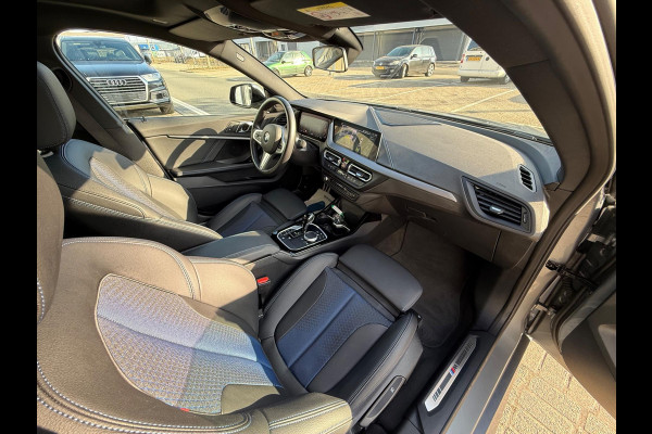 BMW 2 Serie Gran Coupé 218i High Executive M Sport LEER/PANO