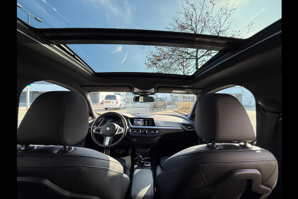 BMW 2 Serie Gran Coupé 218i High Executive M Sport LEER/PANO