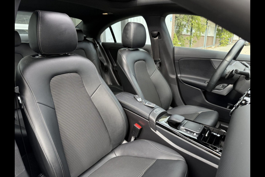 Mercedes-Benz CLA-Klasse 250e AMG CAM/LMV-18/LEER/NAVI/PANO