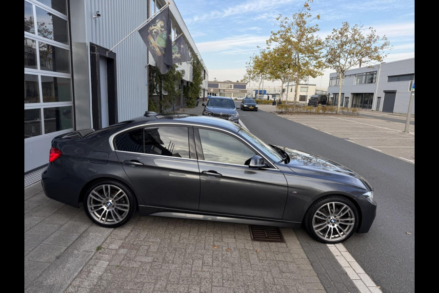 BMW 3-serie 320i M Performance CARPLAY/LED/CAM/M18/LEER/NAVI