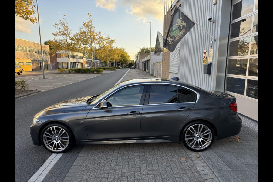 BMW 3-serie 320i M Performance CARPLAY/LED/CAM/M18/LEER/NAVI