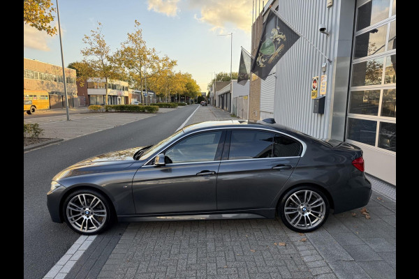 BMW 3-serie 320i M Performance CARPLAY/LED/CAM/M18/LEER/NAVI