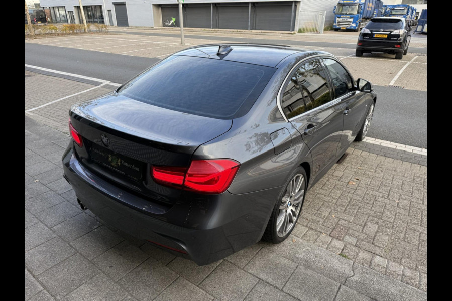 BMW 3-serie 320i M Performance CARPLAY/LED/CAM/M18/LEER/NAVI