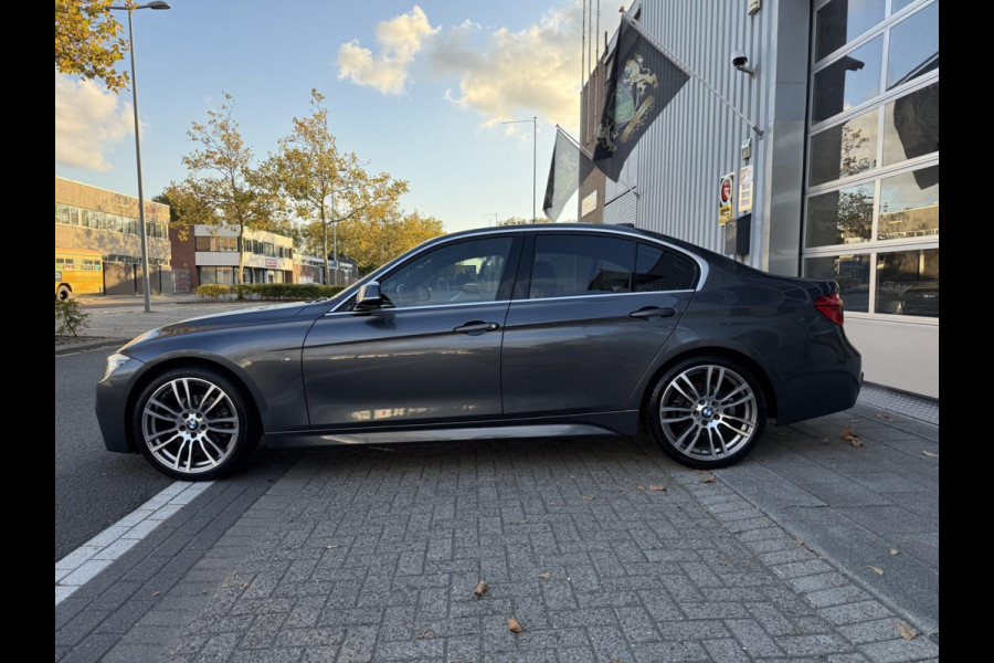 BMW 3-serie 320i M Performance CARPLAY/LED/CAM/M18/LEER/NAVI